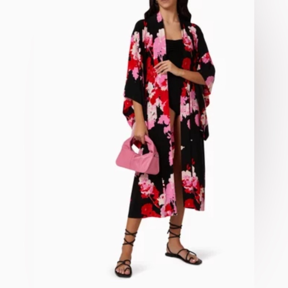 Norma Kamali Floral Kimono kaftan Robe size Small or 36 fits to a size large
